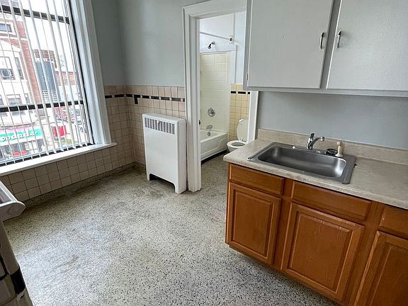 3rd image of 229 Scott St APT 35