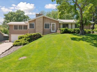 10642 Yosemite Rd, Bloomington, MN 55437