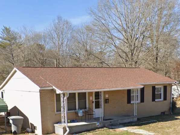 110 Willow St, Clover, SC 29710