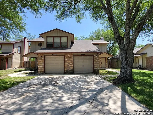 2 bed, 2.5 bath, 1160 sqft, $1,285 — Photo 2