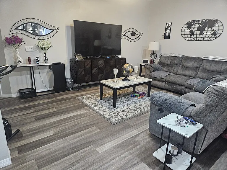 Lola Dr — Photo 7