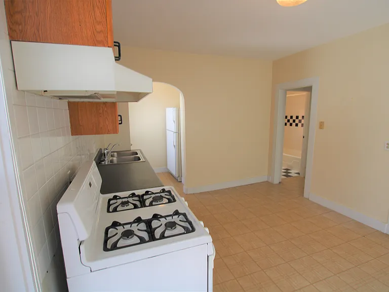 35 Danforth St #2 — Photo 12