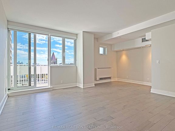 2nd image of 11 Walmer Rd #602