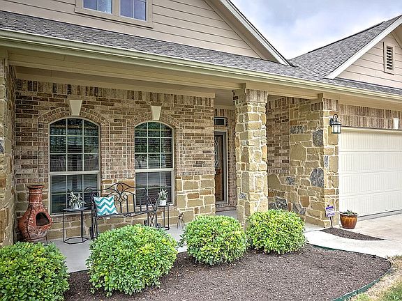 3rd image of 304 Wolf Creek Way