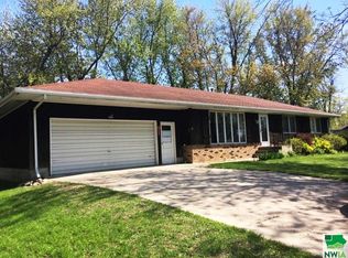 507 Lakeshore Dr, Lakeside, IA 50588