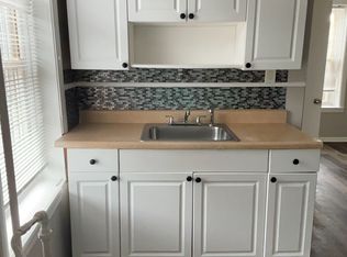 93 Lyman St #2-L, Holyoke, MA 01040