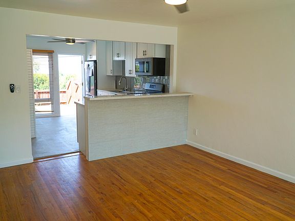 4th image of 3114 Clairemont Dr