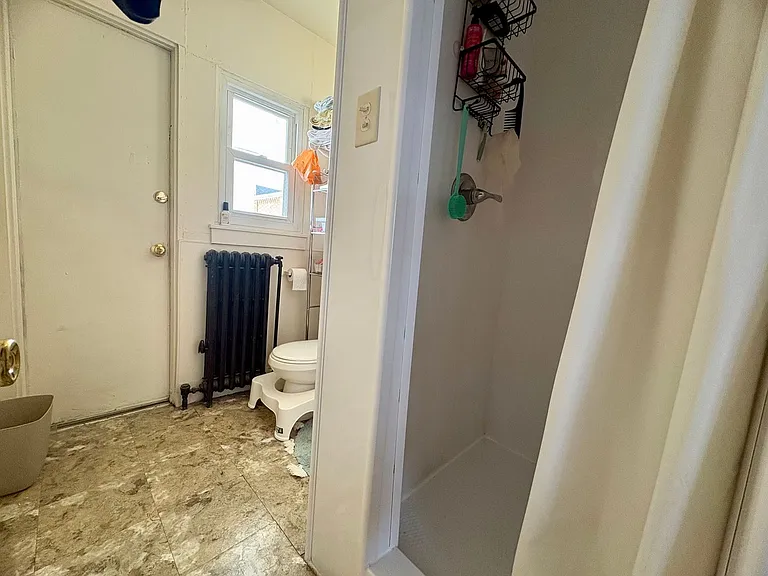 403 W James St — Photo 11