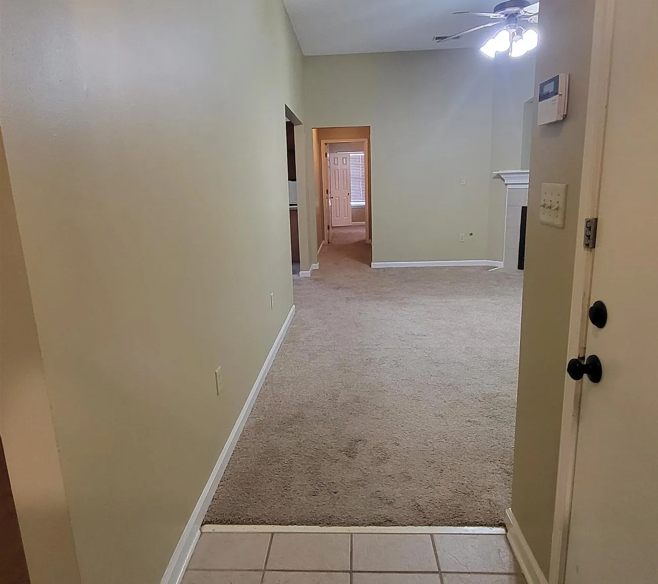 3 bed, 2.0 bath, 1245 sqft, $1,595 — Photo 2