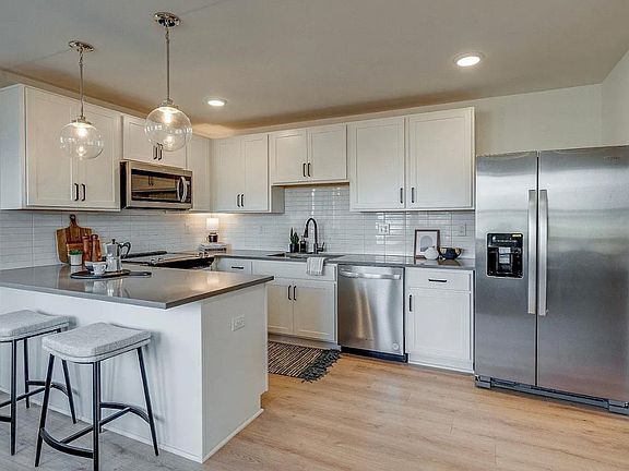 5th image of 102 Duke St #11