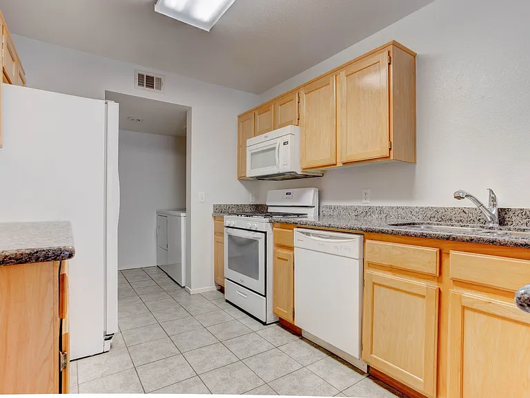 690 Ambling Gait Ave — Photo 9