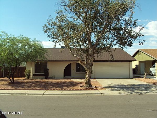 1st image of 2346 E Glade Ave