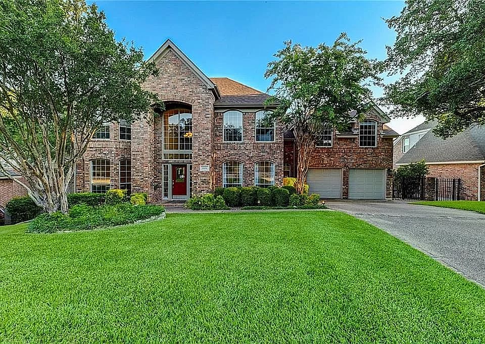 1st image of 9262 Scenic Bluff Dr