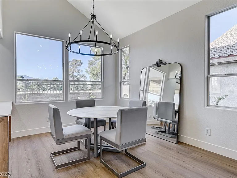 1317 Fox Acres Dr — Photo 34