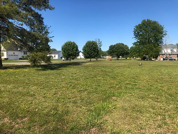 3rd image of 106 Cottonwood Dr