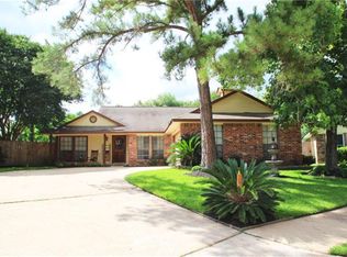 8619 Greenleaf Lake Dr, Houston, TX 77095