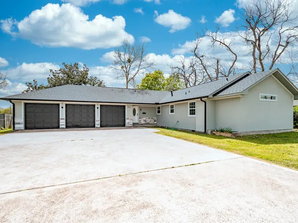 204 Dyer St, Baytown, TX 77520