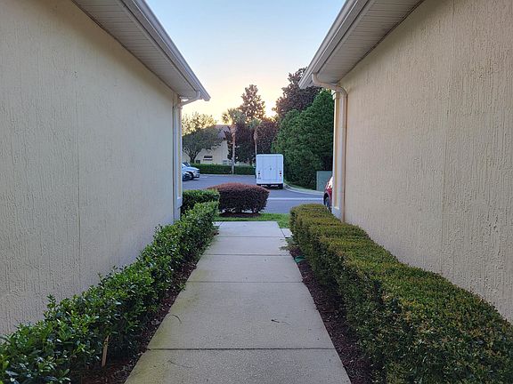 2nd image of 914 Southern Creek Dr