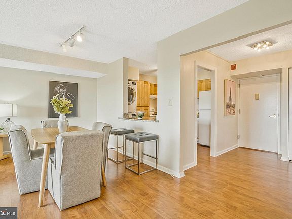 4th image of 3800 Powell Ln APT 1115