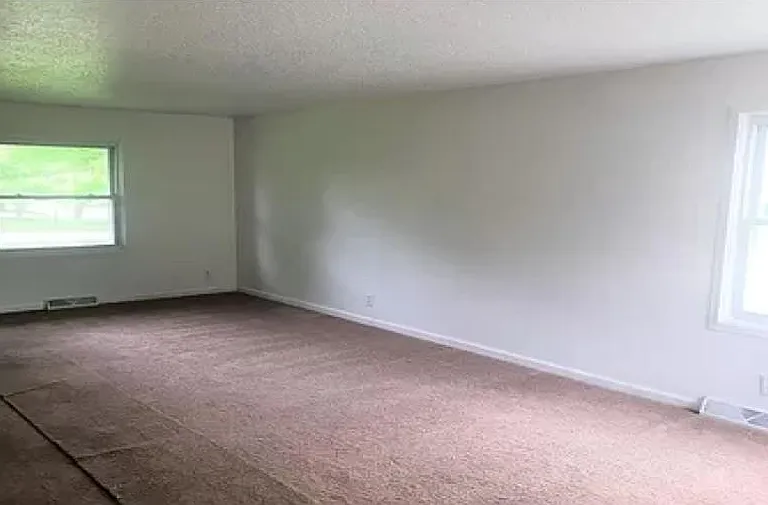 903 Scovill St — Photo 6