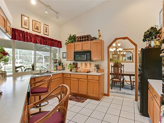 4th image of 2443 Sweetwater Blvd