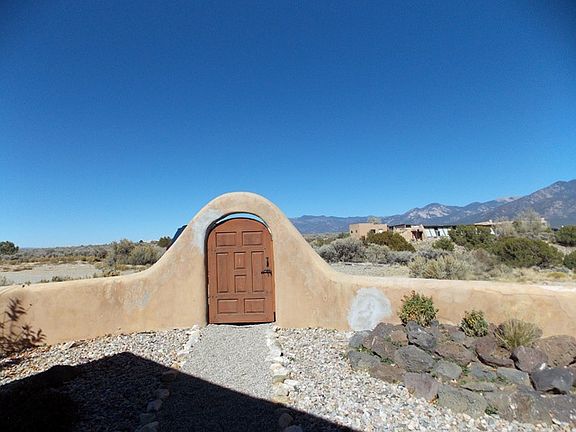 2nd image of 3 Coyote Ln