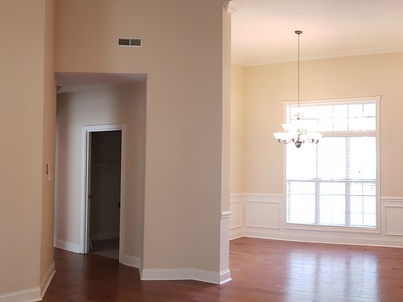 5th image of 7012 Cherry Grove Rd