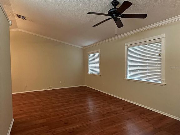 5th image of 220 Twelve League Cir