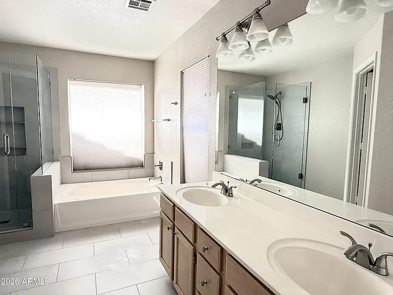 1330 W Gary Dr — Photo 9