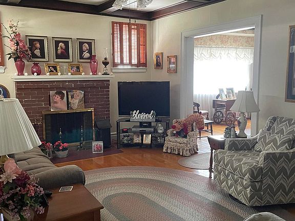 3rd image of 210 E 3rd St #18
