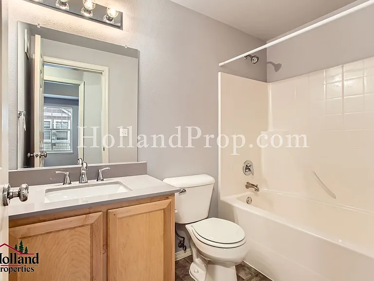 8641 NE Trafalgar Ln — Photo 12