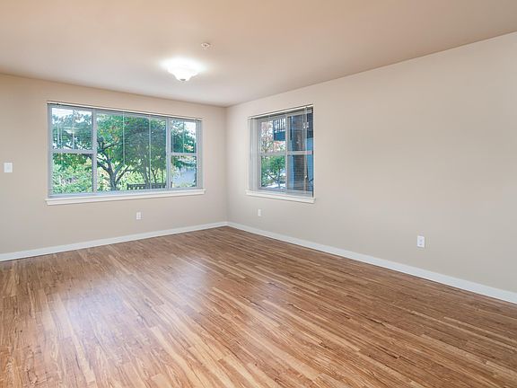 4th image of 421 Kirkland Ave