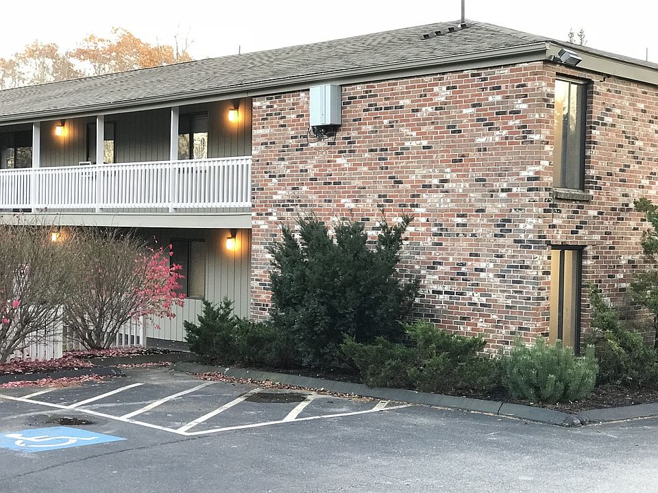 1st image of 5 Town Beach Rd #32