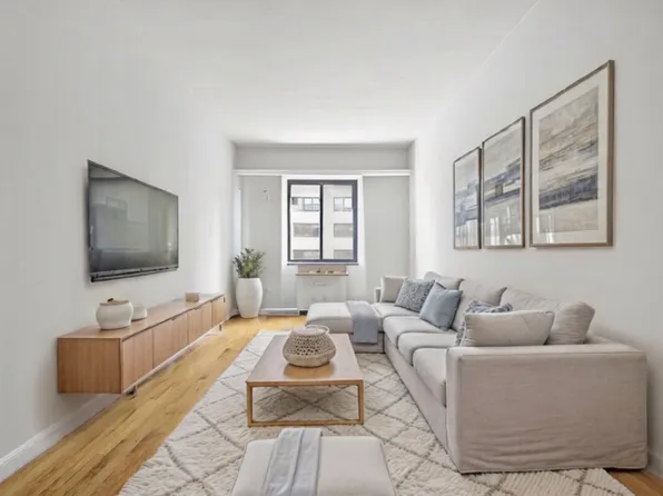 320 East 86th Street image 1 of 9