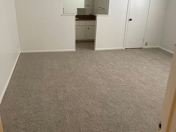 4th image of 610 Chauncey Dr APT 3