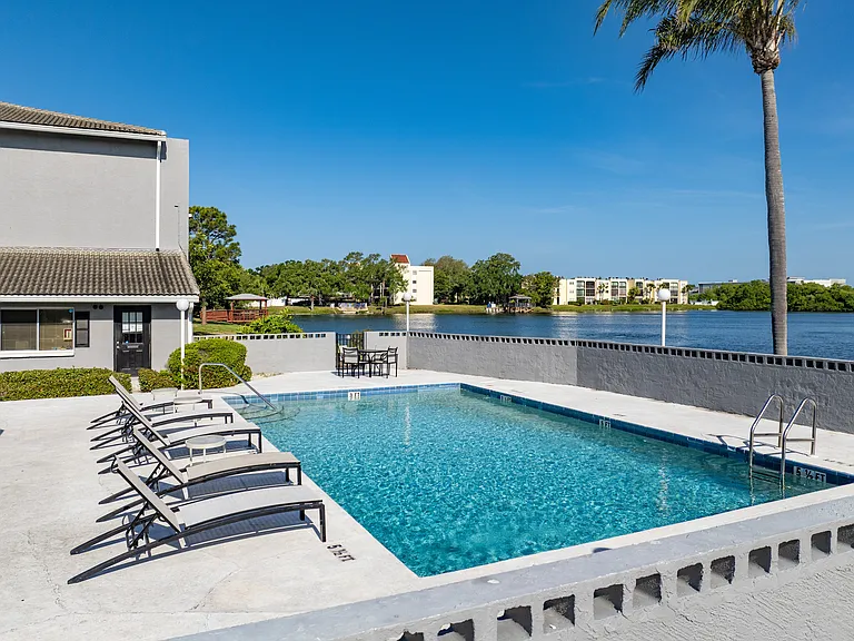 Lakes at Largo Apartments — Photo 9