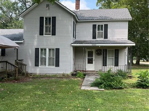 702 4th St, Mc Cune, KS 66753