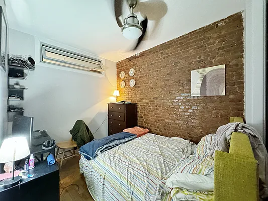 Rented by Pear NYC LLC | media 42