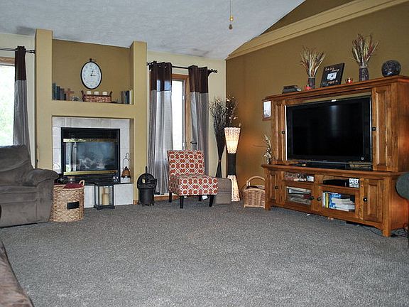 2nd image of 4140 Elmwood Dr