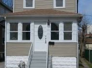 905 Chestnut St, Collingdale, PA 19023