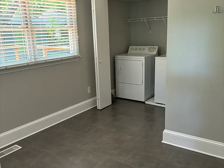 mudroom/laundry room
