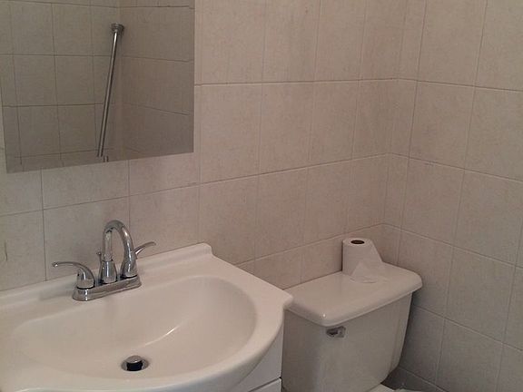 5th image of 739 Quincy St APT 3