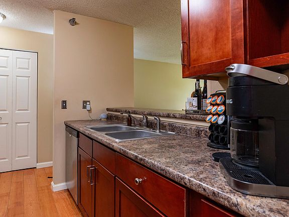 4th image of 6155 Chasewood Pkwy APT 201