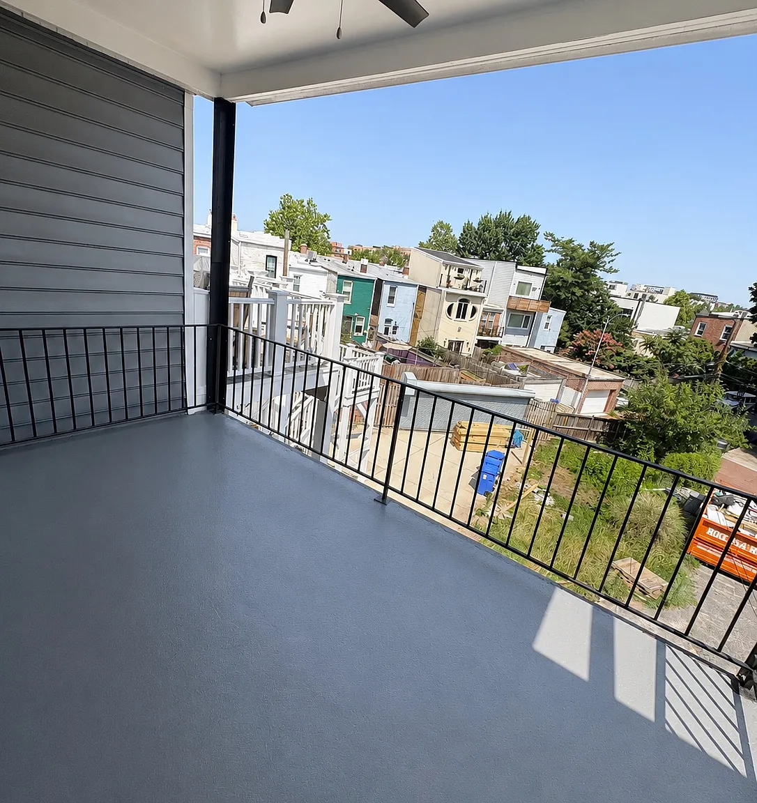 3 bed, 900 sqft, $3,500 — Photo 3