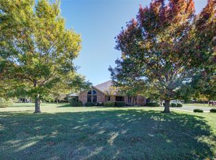 18786 Creekview Rd, Sanger, TX 76266