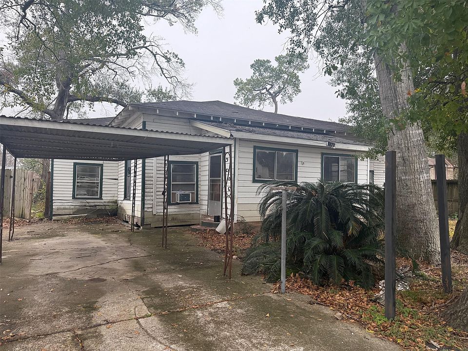 1st image of 2630 Carmel St