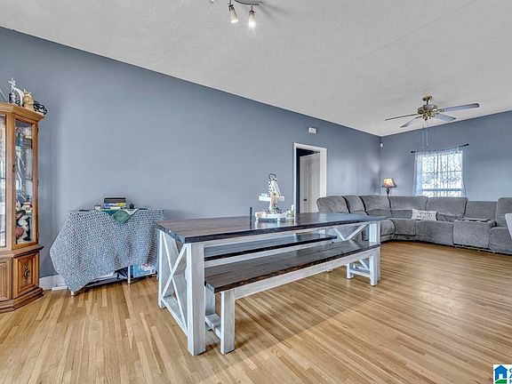 4th image of 75 Chestnut Vw