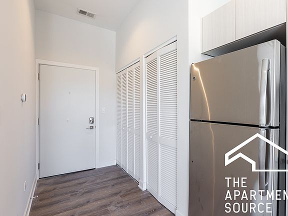 4th image of 2250 W Lawrence Ave #303