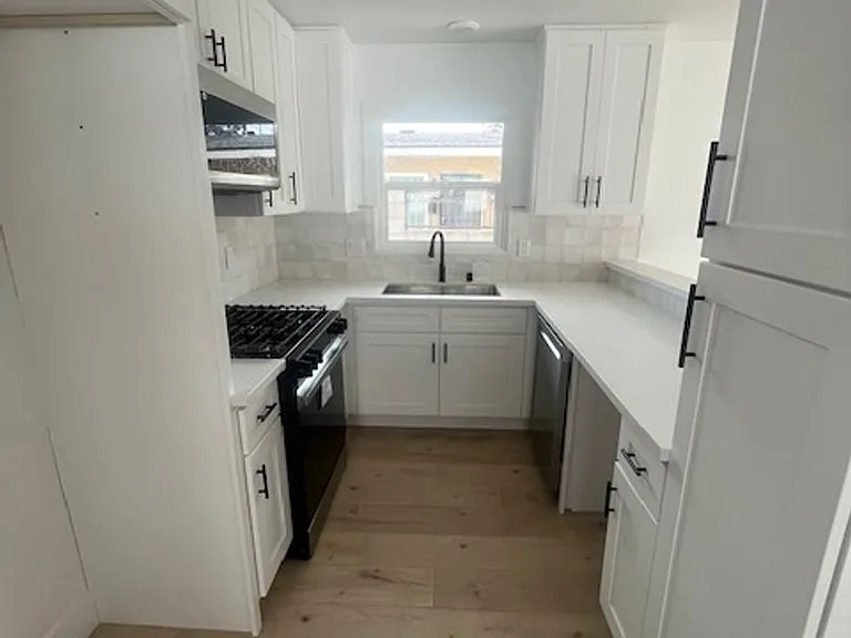 1530 Juno Ave — Photo 10