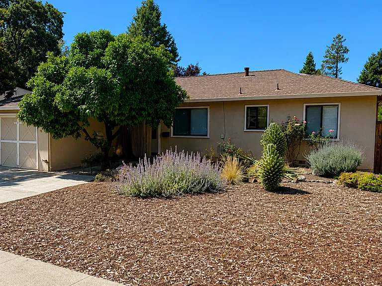 723 Pacific Ave — Photo 1